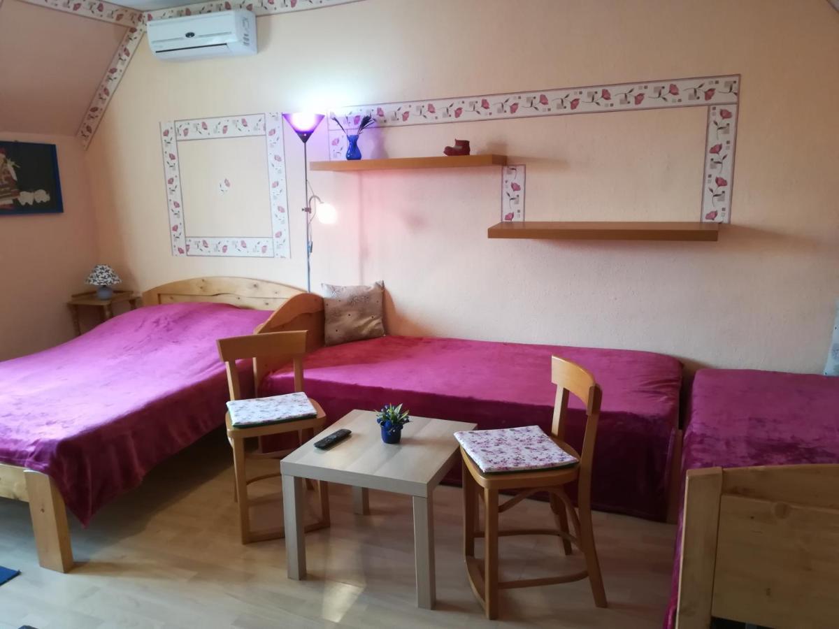 Castello Vendeg Es Apartmanhaz Έγκερ Εξωτερικό φωτογραφία