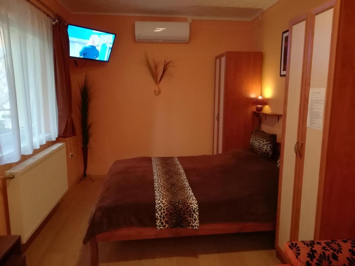 Castello Vendeg Es Apartmanhaz Έγκερ Εξωτερικό φωτογραφία