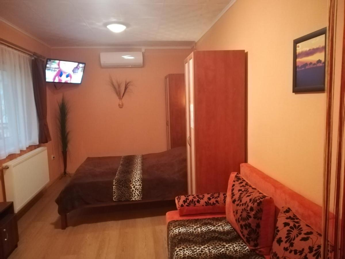 Castello Vendeg Es Apartmanhaz Έγκερ Εξωτερικό φωτογραφία
