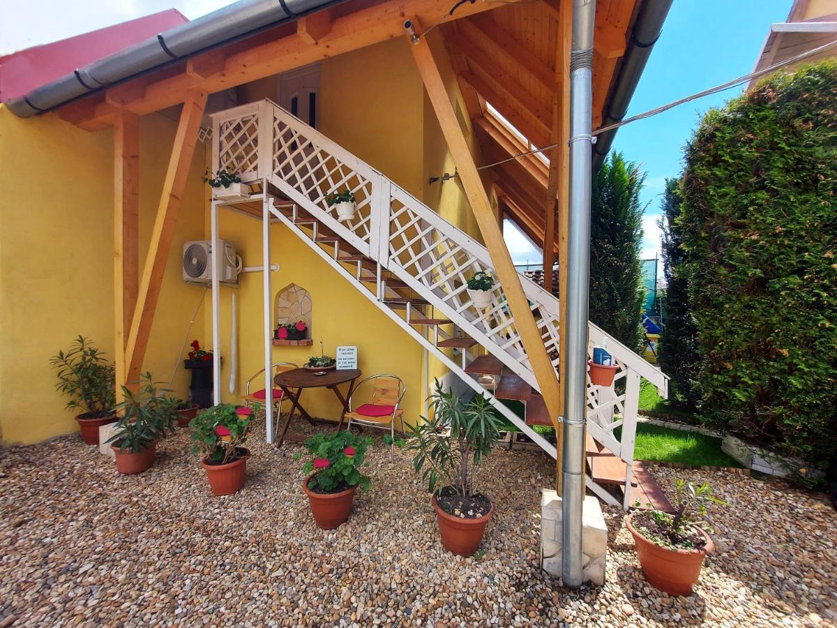Castello Vendeg Es Apartmanhaz Έγκερ Εξωτερικό φωτογραφία