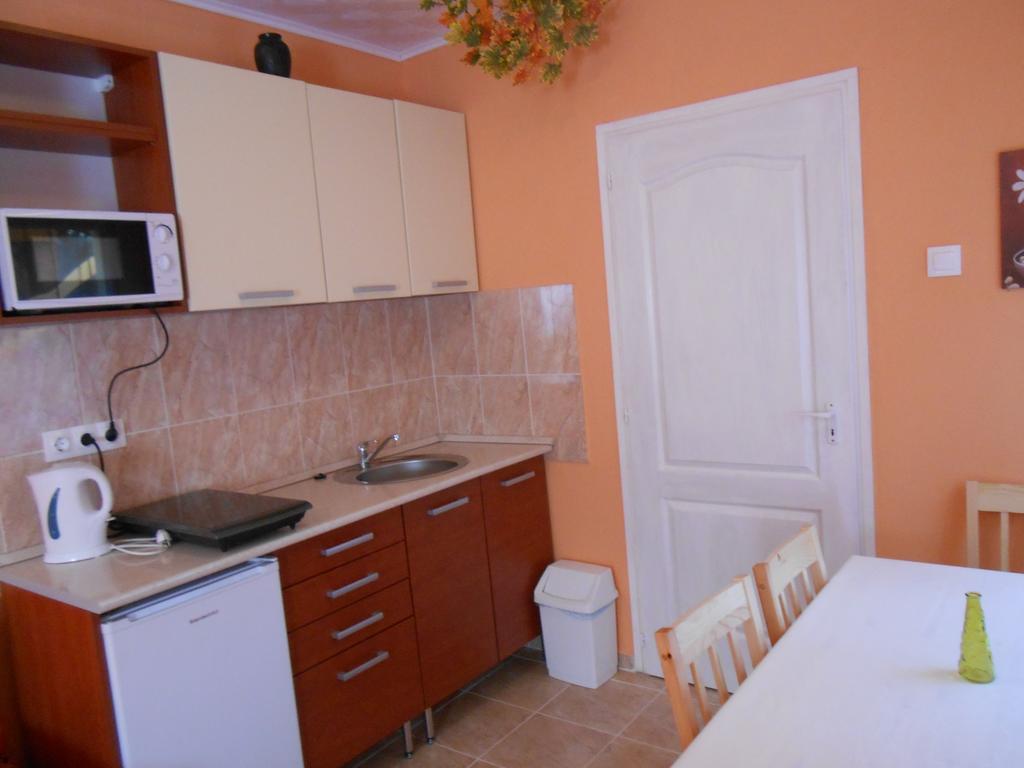 Castello Vendeg Es Apartmanhaz Έγκερ Δωμάτιο φωτογραφία