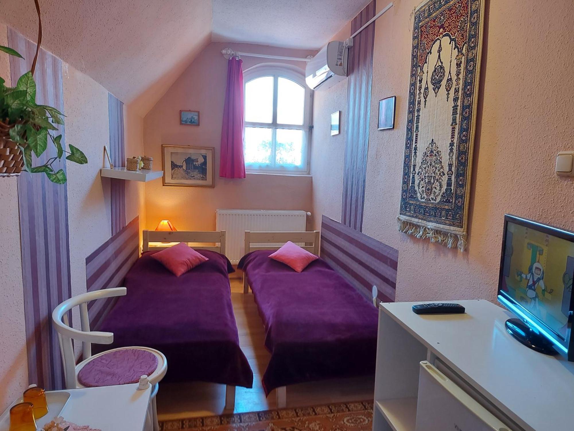 Castello Vendeg Es Apartmanhaz Έγκερ Εξωτερικό φωτογραφία