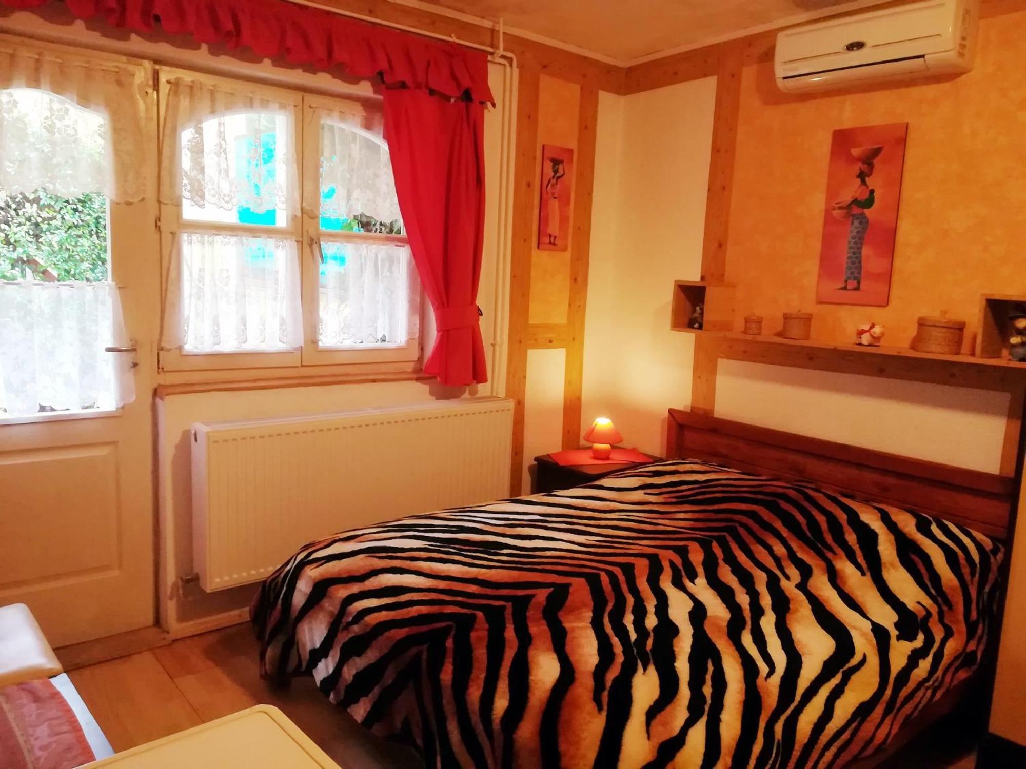 Castello Vendeg Es Apartmanhaz Έγκερ Εξωτερικό φωτογραφία