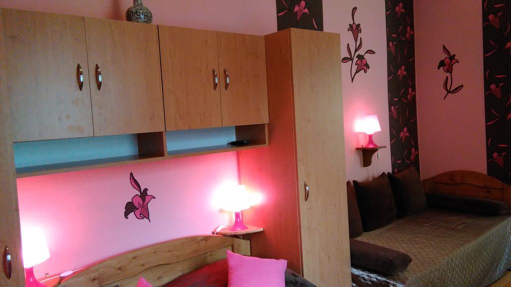 Castello Vendeg Es Apartmanhaz Έγκερ Δωμάτιο φωτογραφία