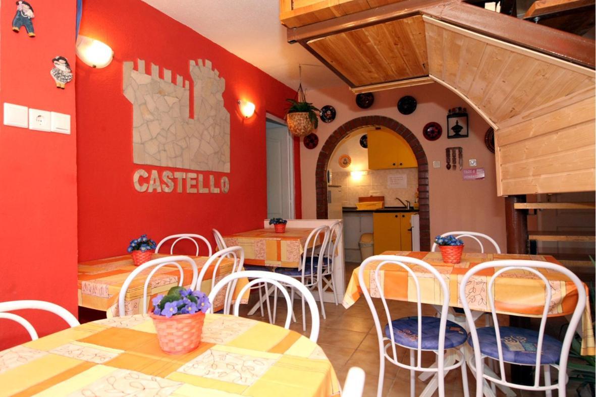 Castello Vendeg Es Apartmanhaz Έγκερ Εξωτερικό φωτογραφία