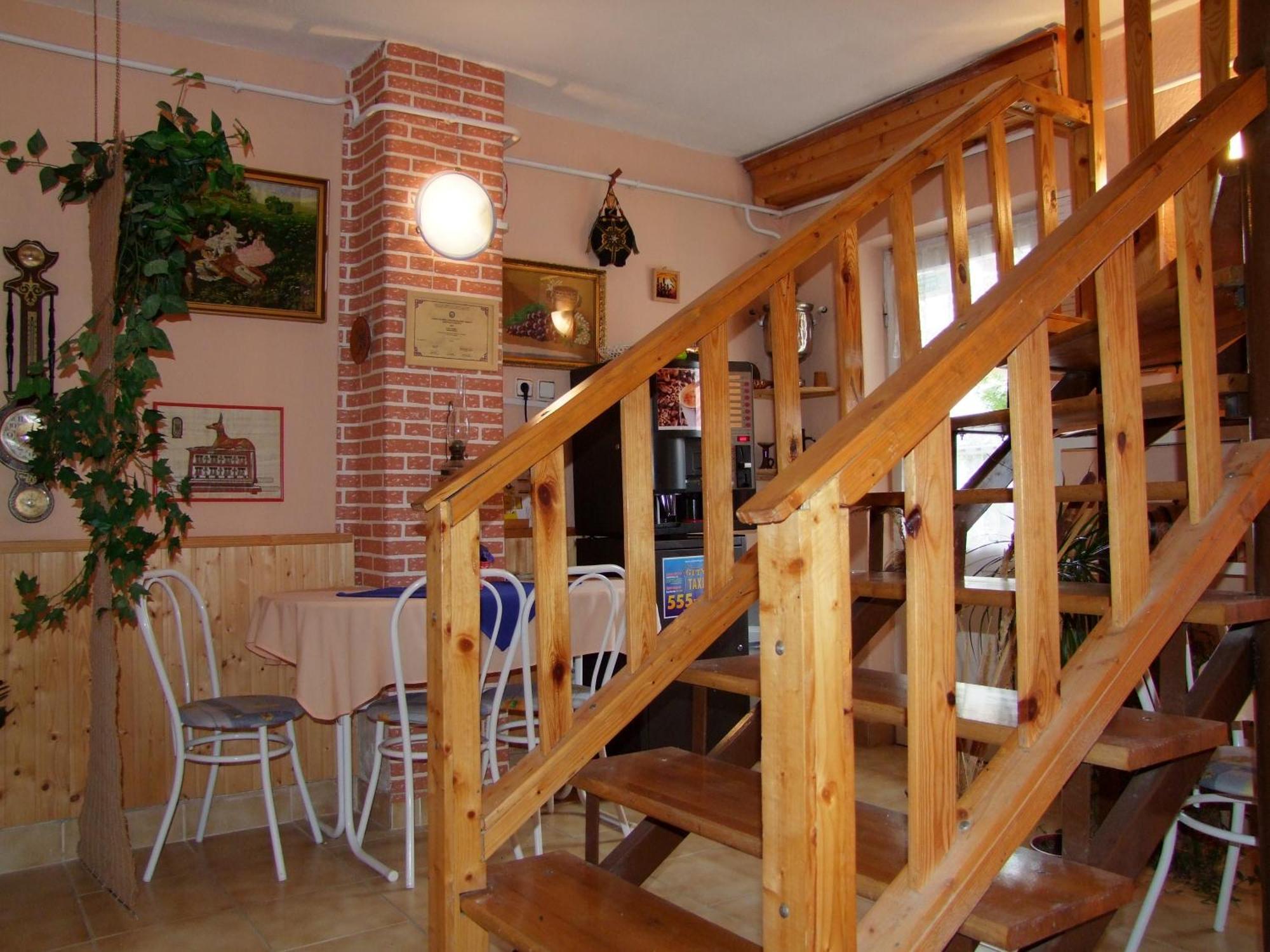 Castello Vendeg Es Apartmanhaz Έγκερ Εξωτερικό φωτογραφία