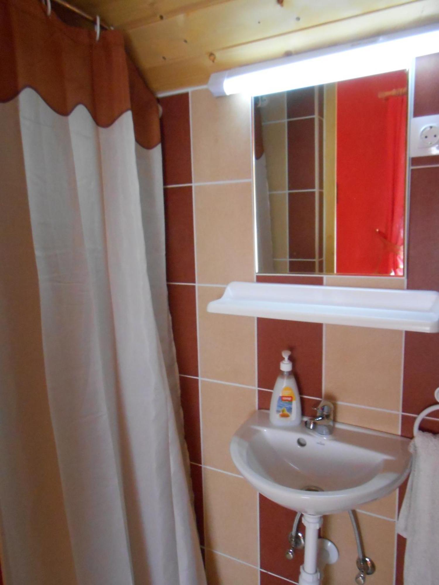 Castello Vendeg Es Apartmanhaz Έγκερ Δωμάτιο φωτογραφία