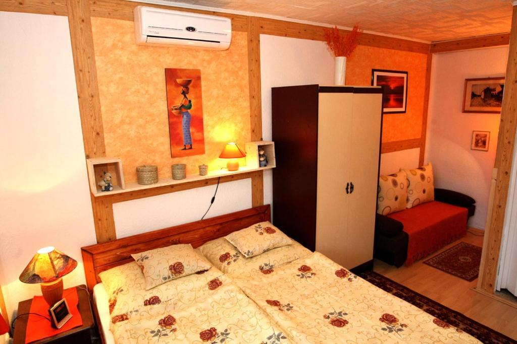 Castello Vendeg Es Apartmanhaz Έγκερ Δωμάτιο φωτογραφία