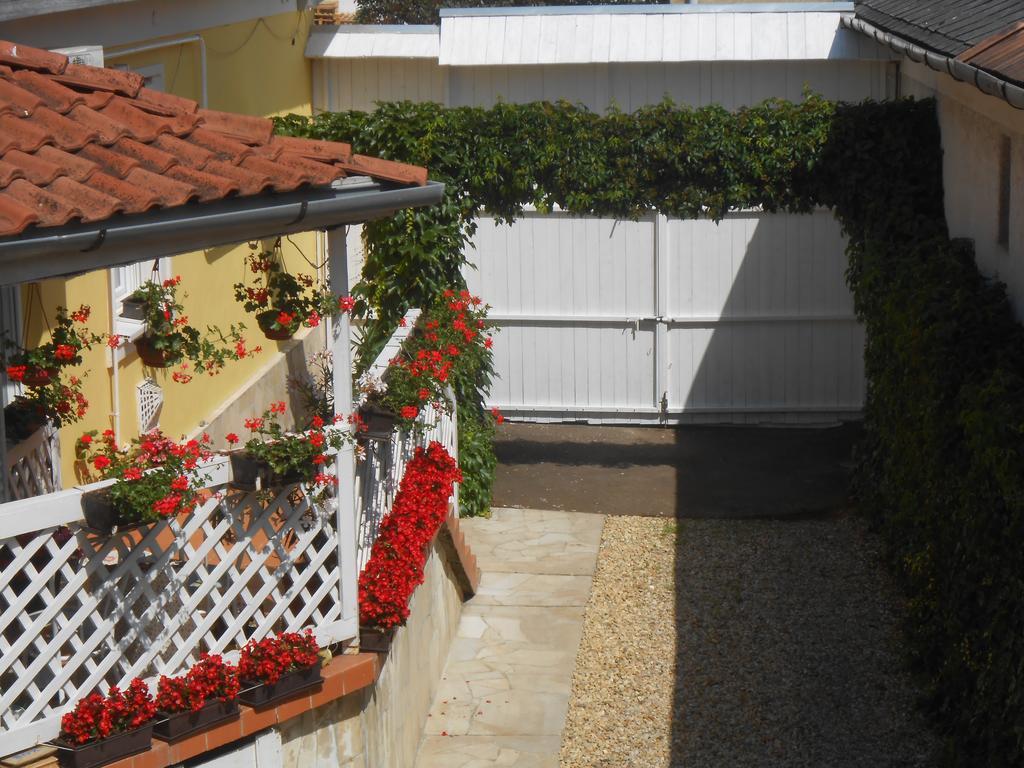 Castello Vendeg Es Apartmanhaz Έγκερ Εξωτερικό φωτογραφία
